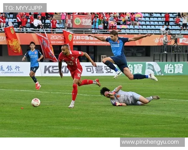 重庆极限运动队在世界攀岩锦标赛中的表现与经验分析 重庆极限运动队在世界攀岩锦标赛中的表现与经验分析