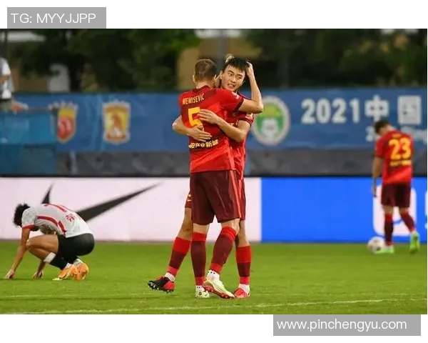 南京足球队与上海足球队耐力对决赛后分析与总结