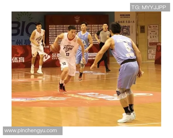 成都篮球队比赛经验引发热议球迷观点各异探讨球队未来发展 成都篮球队比赛经验引发热议球迷观点各异探讨球队未来发展