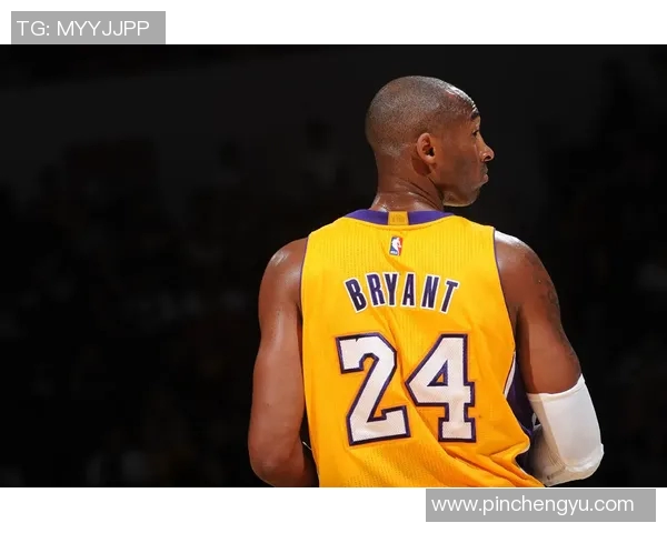 足球巨星与科比的传奇相遇共同追逐梦想的精彩瞬间