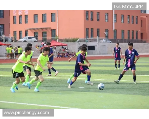 足球明星与古诗词的完美结合展现运动之美与文化之韵 足球明星与古诗词的完美结合展现运动之美与文化之韵