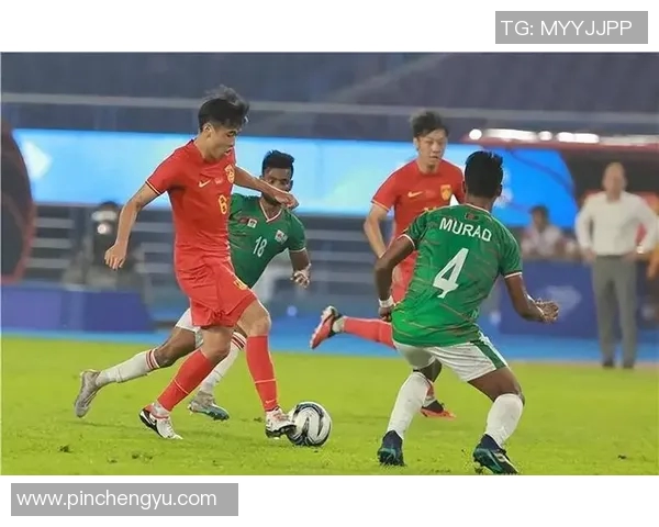 上海足球队耐力表现创新高引发广泛关注与讨论